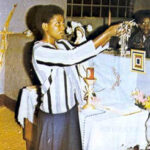 Anathalie Mukamazimpaka, nascida em 1965 em família católica. 